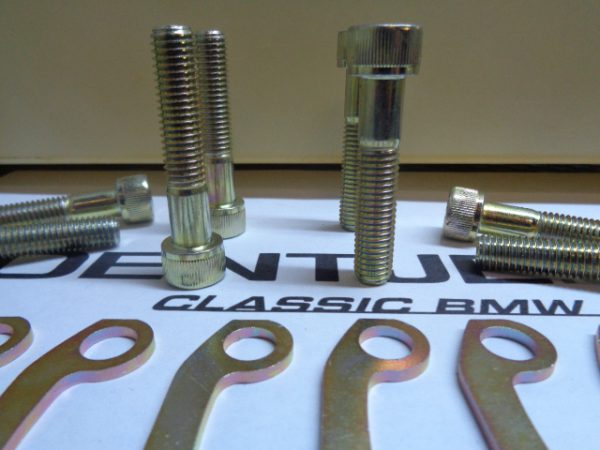 Bevestigingset aandrijfas aan differentieel, bouten met vulplaten M10 50MM - Afbeelding 4