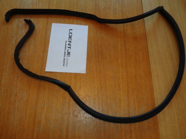 Deurrubber links BMW 02 voor 1502 - 2002 turbo, ook touring