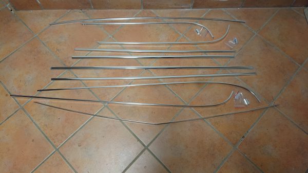 nieuwe set chromen sierlijsten strips BMW 02 sedan 1602 1802 2002