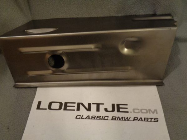 BMW e30 type 1 reparatiepaneel rechts achter in de koffer (plek waarbij zes cilinders de accu staat) - Afbeelding 2