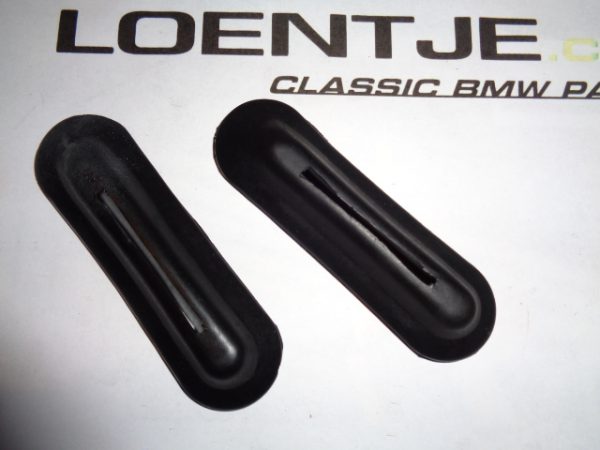 Beschermrubber waar bumper de neus in gaat