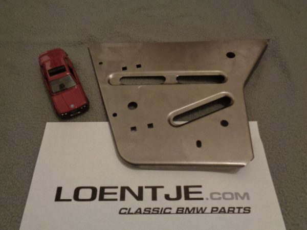 BMW e30 reparatiedeel linker hoek voor in de motorruimte 1982 - 1987