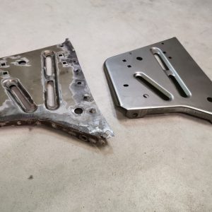 BMW e30 reparatiedeel linker hoek voor in de motorruimte 1982 – 1987