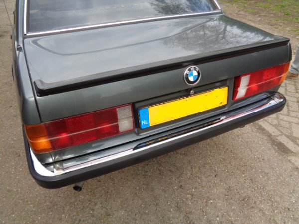 Nieuw chromen middendeel BMW e30 achterbumper - Afbeelding 2