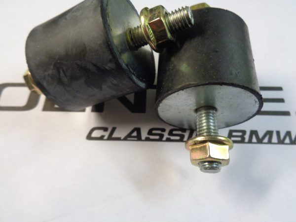 set verstrekte rubbers voor motor en versnellingsbak BMW m20