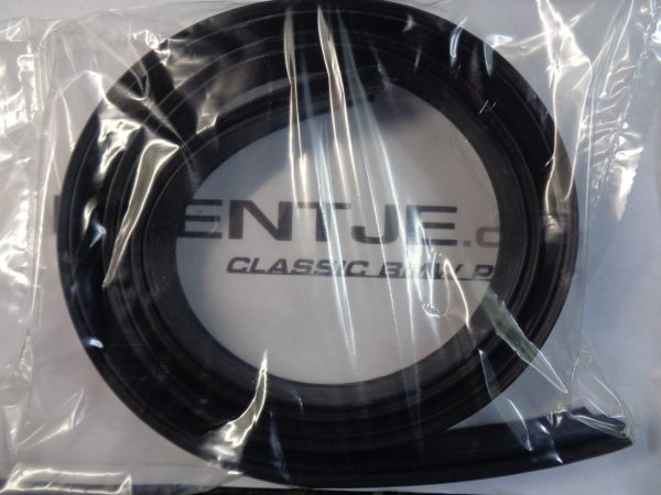 Rubber in de motorruimte BMW e21