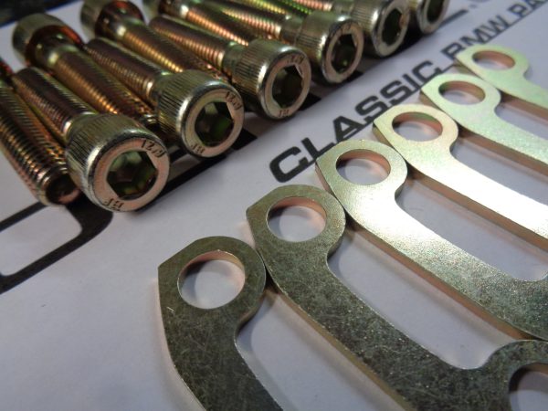 Bevestigingset aandrijfas aan differentieel, bouten met vulplaten M10 45MM - Afbeelding 2