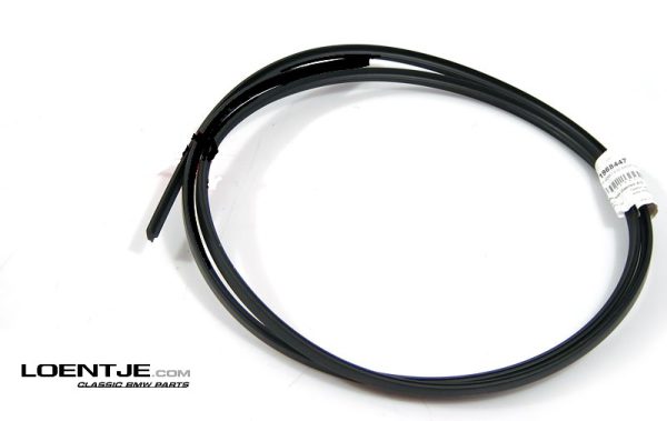 Raampees achterruit boven BMW e30 shadowline origineel