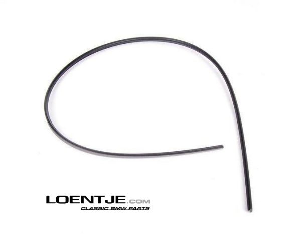 Raampees achterruit onder BMW e30 shadowline origineel