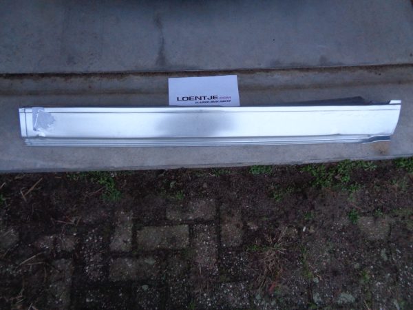 Dorpel links BMW e30 4 deurs sedan