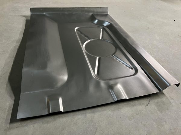 Vloerplaat rechts voor groot BMW e21