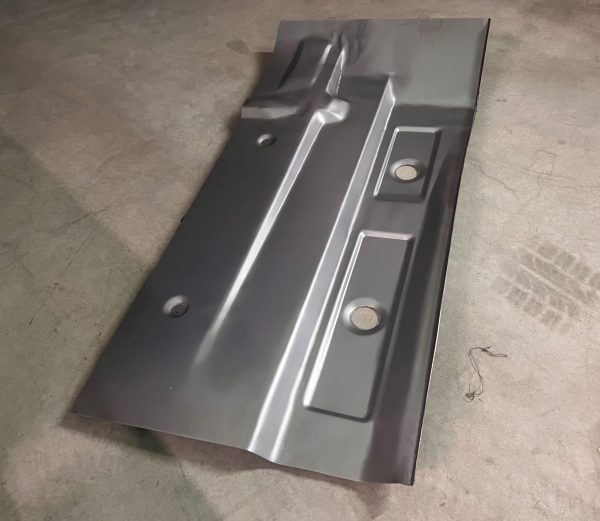 Vloerplaat rechts voor BMW e34