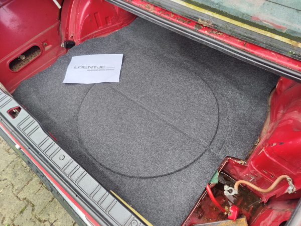 Mat voor in de kofferruimte BMW e30 twee en vier deurs - Afbeelding 2