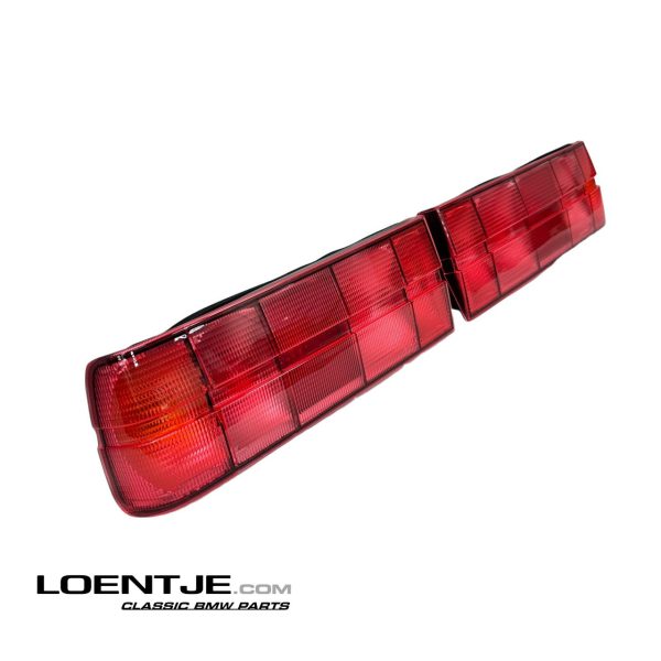 BMW e30 type 1 achterlichten volledig rood - Afbeelding 5
