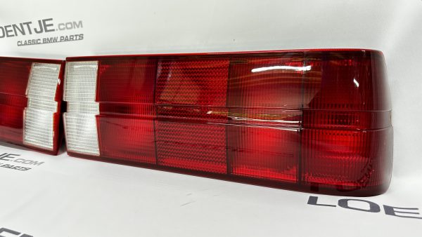 BMW e30 type 1 achterlichten rood met wit - Afbeelding 4
