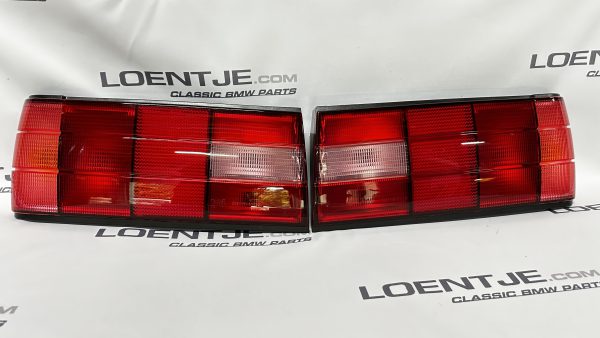 BMW E30 Type 2 Achterlichten rood - Afbeelding 2