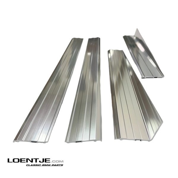 Set dorpelstrips BMW e30 vier deurs sedan aluminium - Afbeelding 2