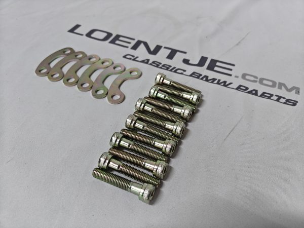 Bevestigingset aandrijfas aan differentieel, bouten met vulplaten M8 40MM - Afbeelding 2